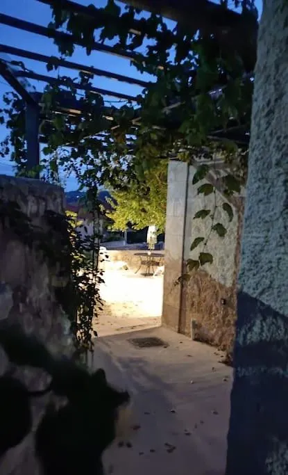 בית נופש Kondoyenádha Villa Aiolia